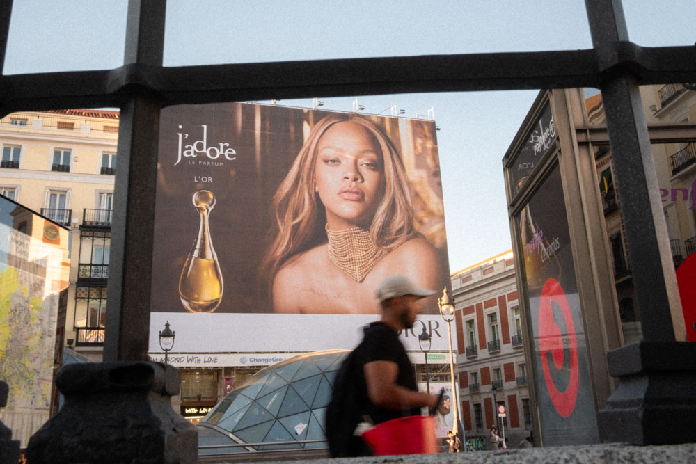 STREET PHOTOGRAPHER IN MADRID