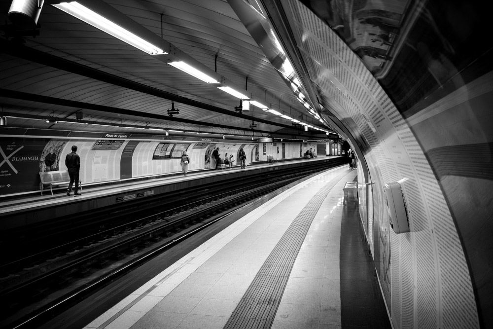 STREET PHOTOGRAPHER IN MADRID