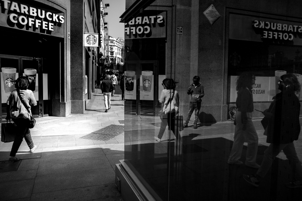 STREET PHOTOGRAPHER IN MADRID