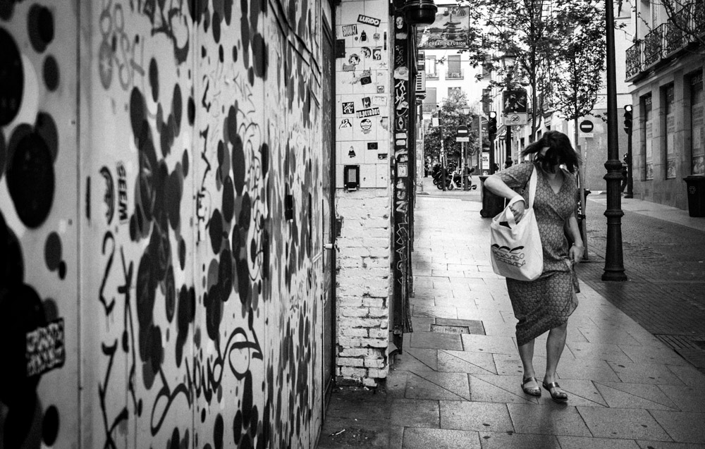 STREET PHOTOGRAPHER IN MADRID